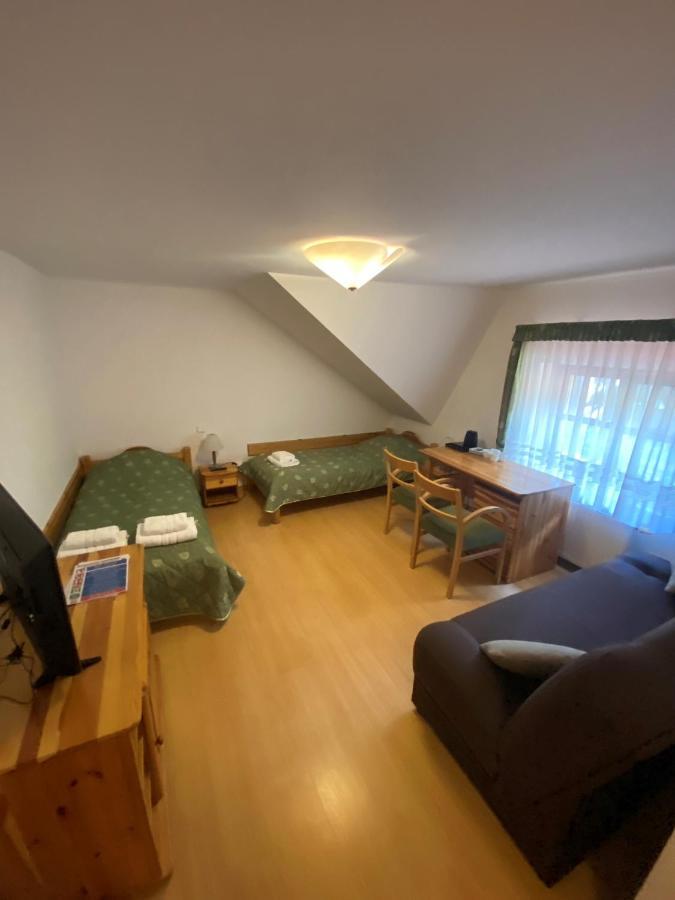 Ośrodek Wrzosowa Góra - pokoje Ruciane-Nida Exterior foto